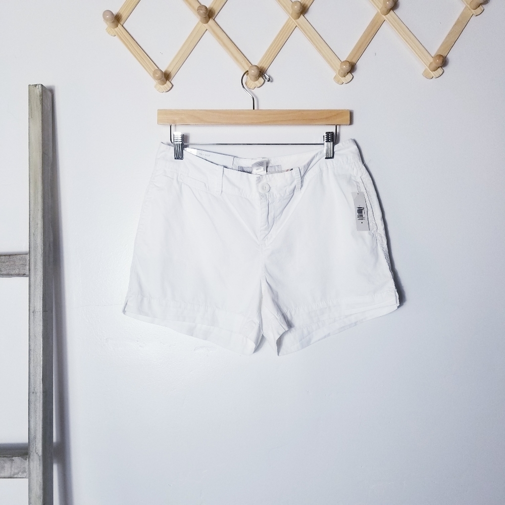 NWT OLD NAVY MID-RISE WHITE SHORTS SIZE 6